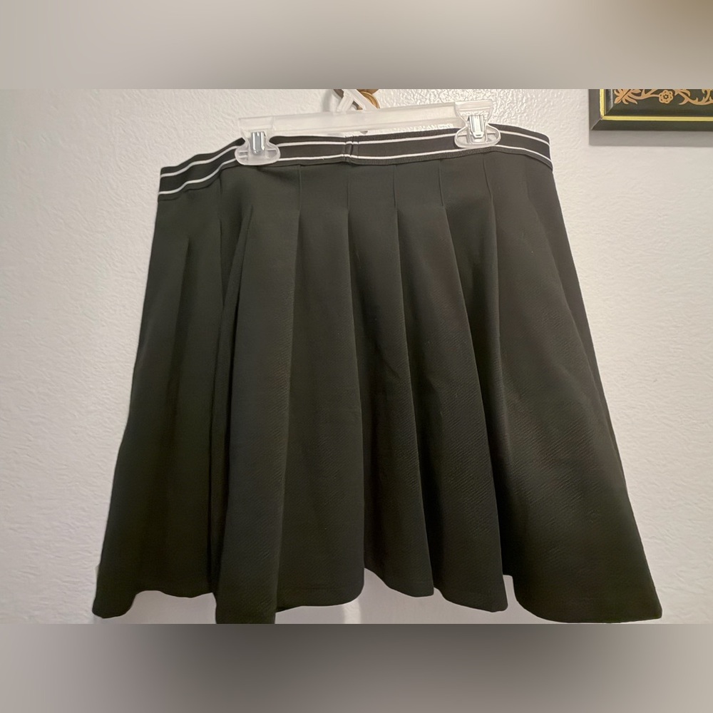 ASO Design Classic Black Pleated Skirt
